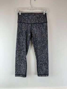 Lululemon Black White Luon Suited Jaquard Athletic Wunder Under Crop Leggings 6